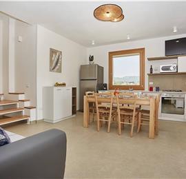 4 bedroom villa with pool, Castellammare del Golfo, sleeps 8-9